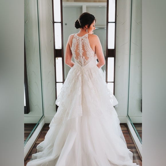 Wedding dress size 12 and Veil